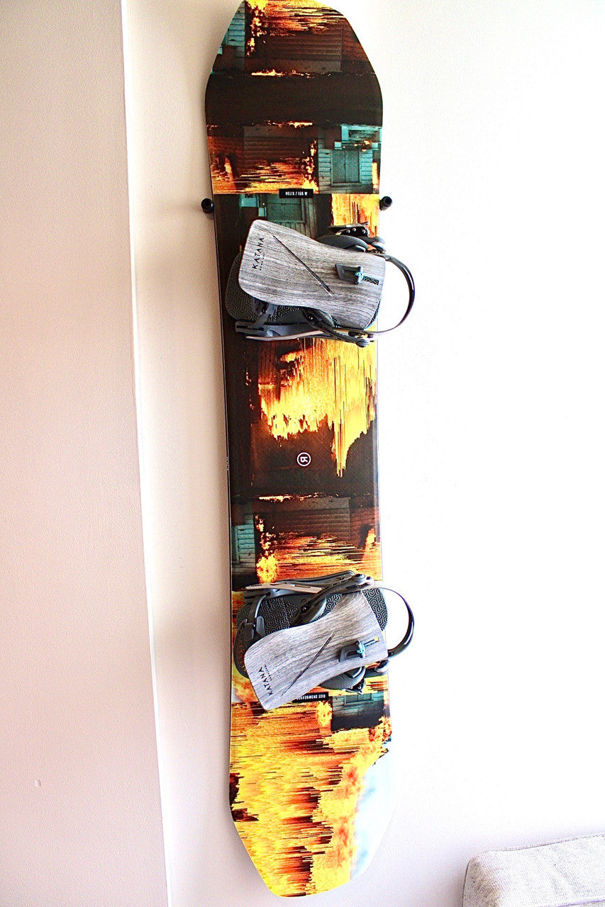 minimalist snowboard hanger