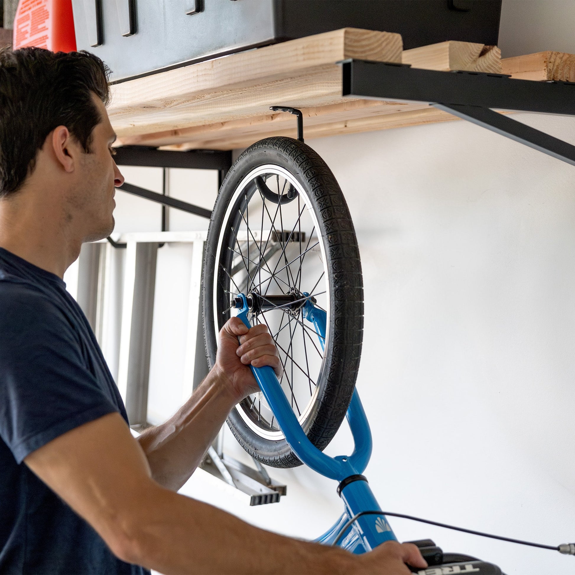 wall shelf with storage hooks