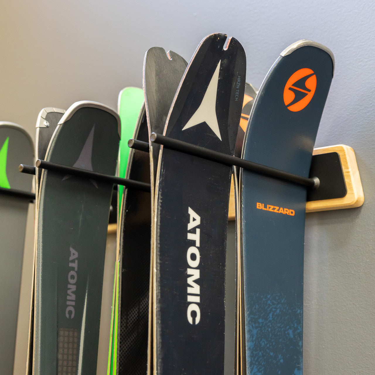 ski organizer