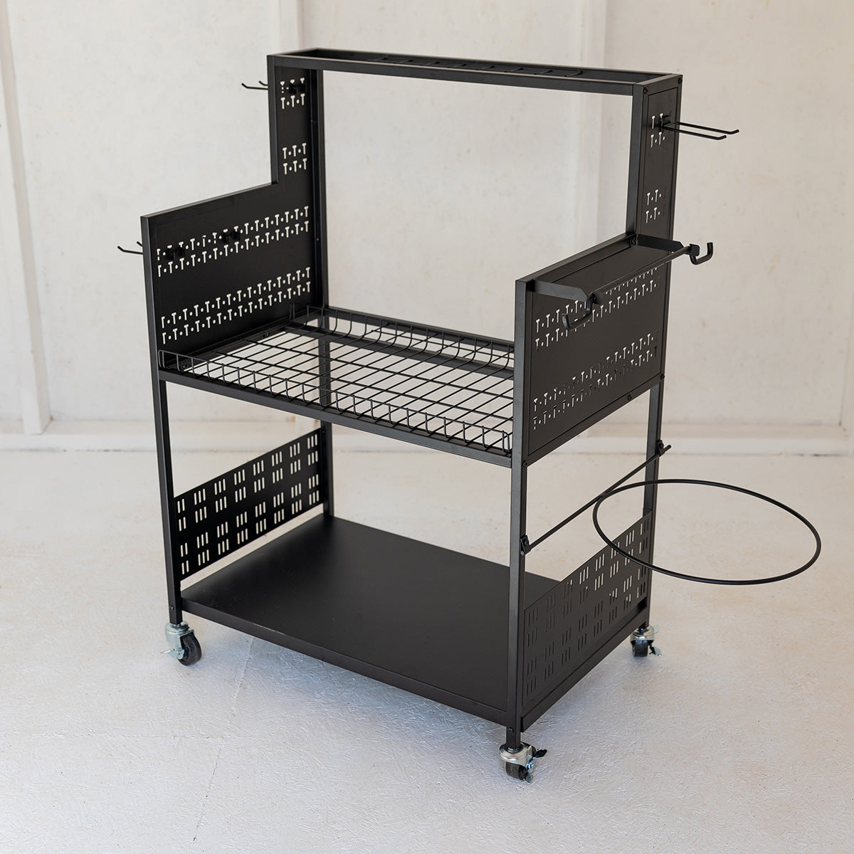 freestanding tool organizer on wheels