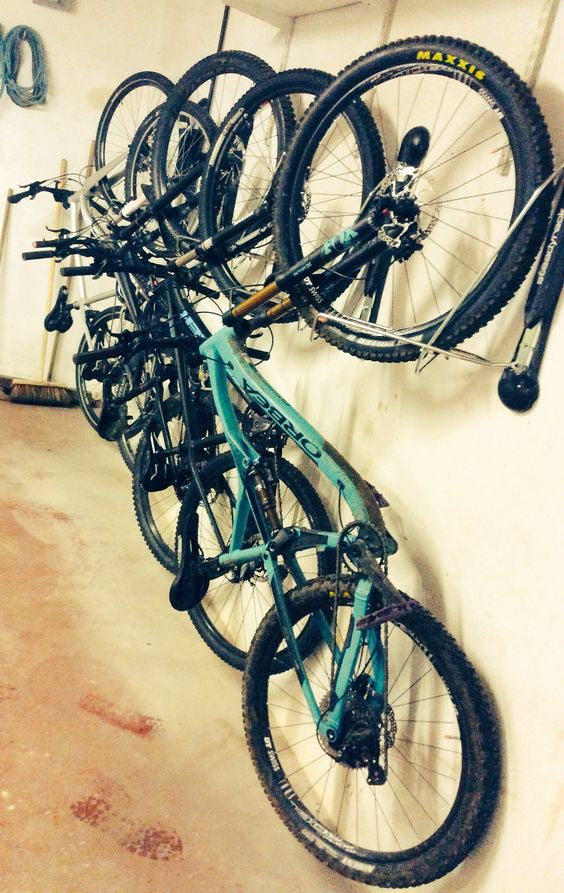on the wall mountain bike storage racks