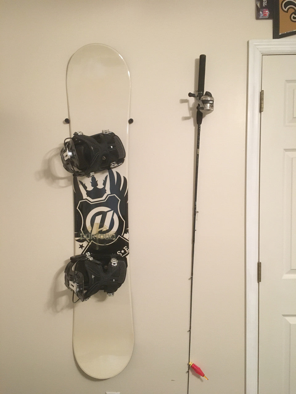 The Cinch Snowboard Display | Floating Rack – StoreYourBoard