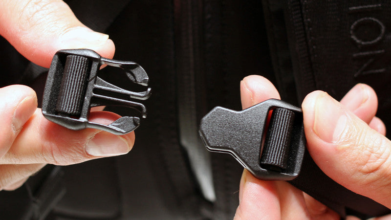 ski backpack buckle