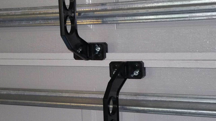 rack easily clips to garage door