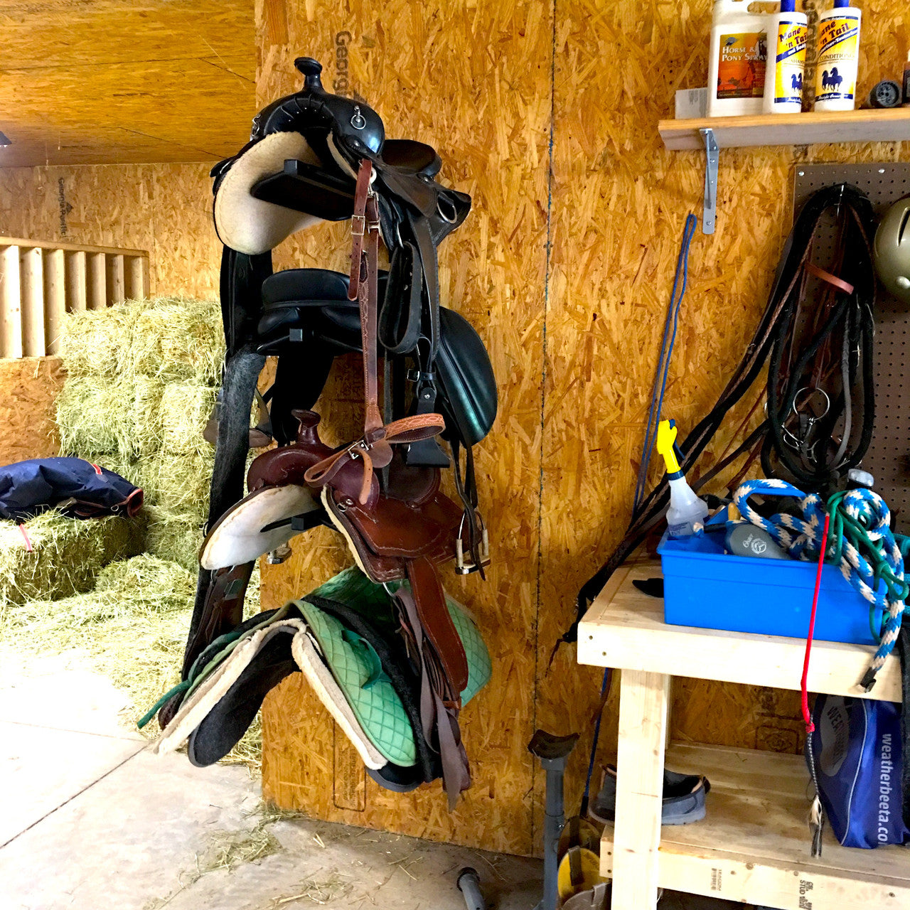 horse saddle organizer