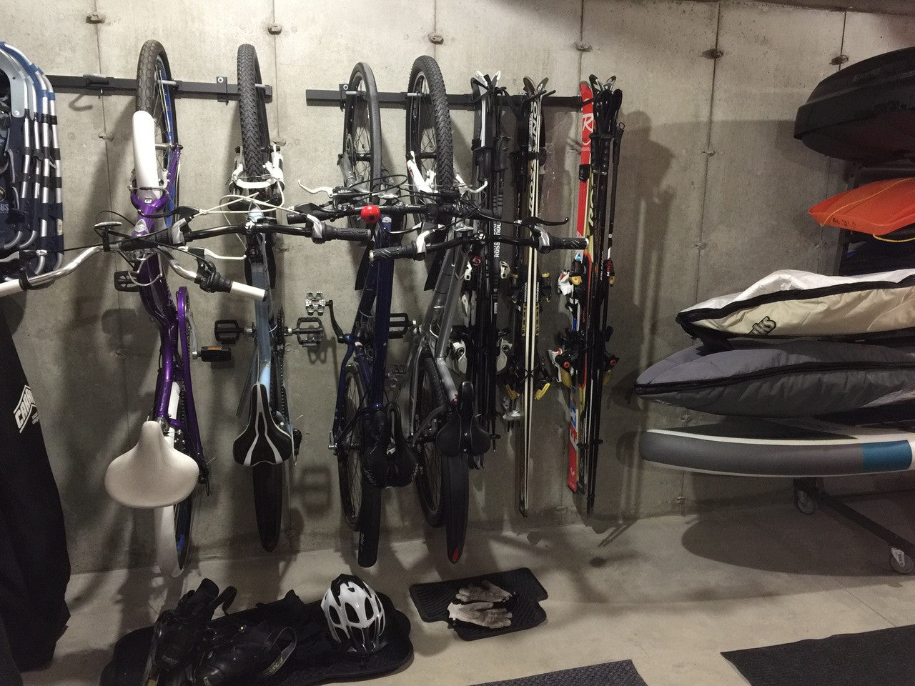 wall mount ski storage rack