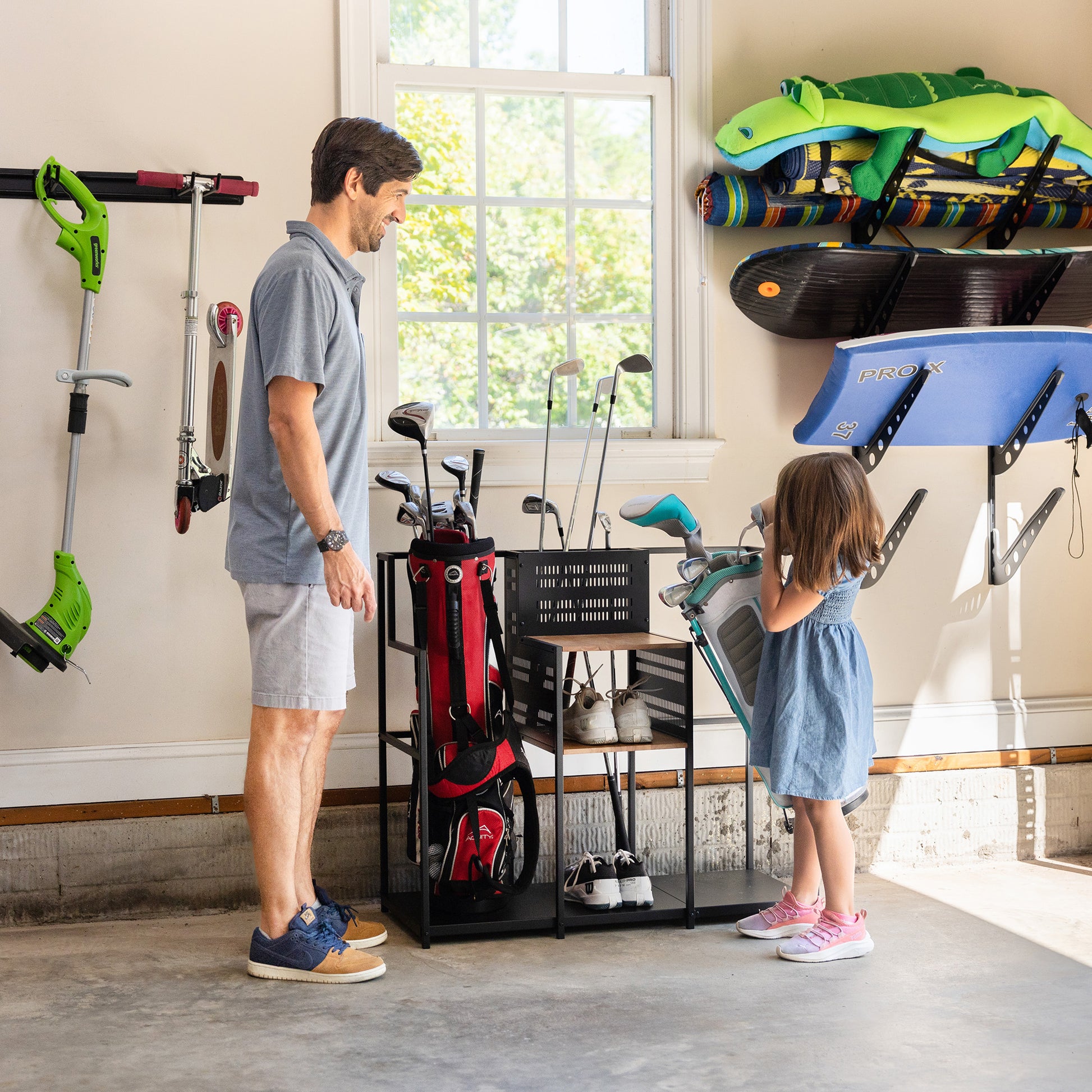 golf bag and golf club garage storage