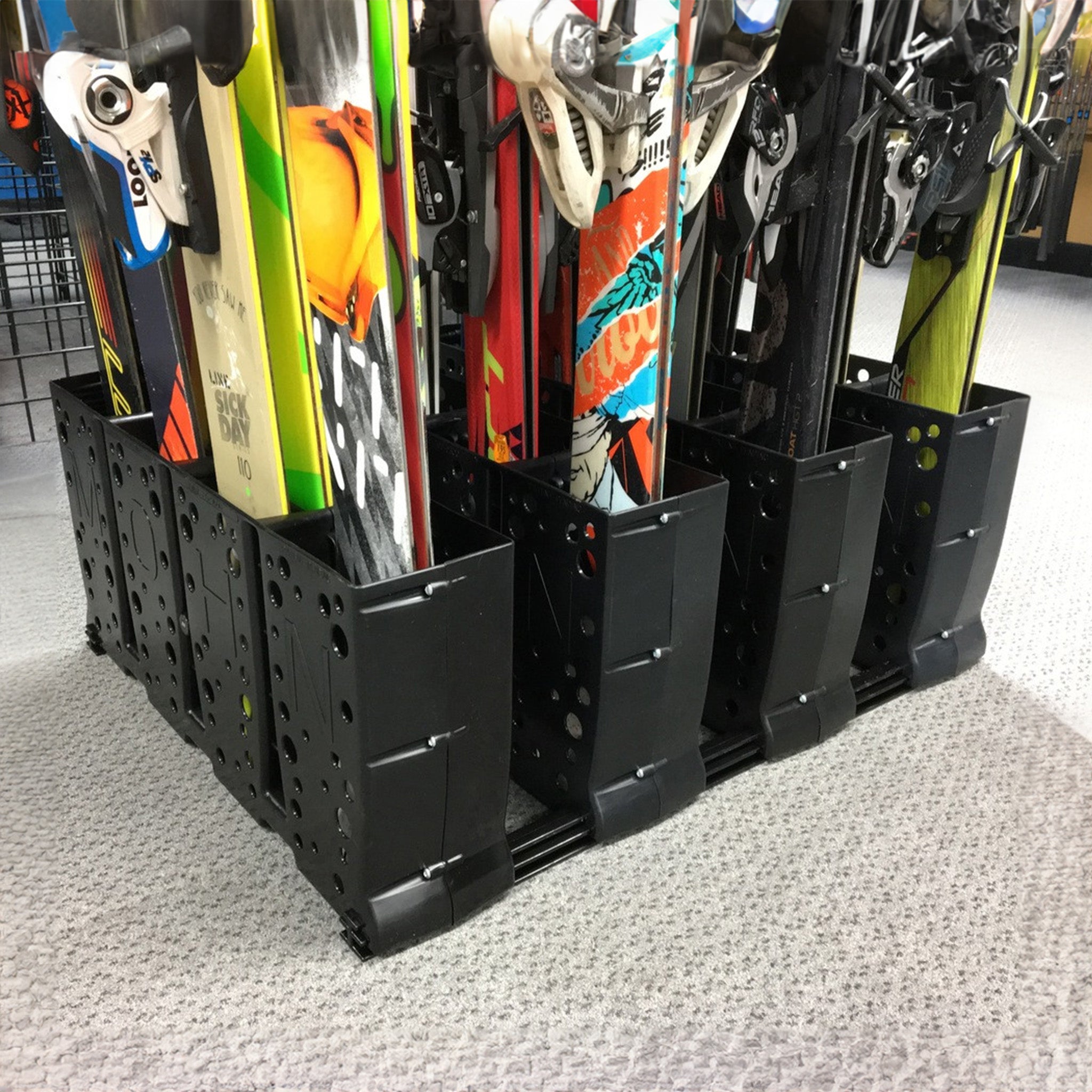 floor stand for upright skis